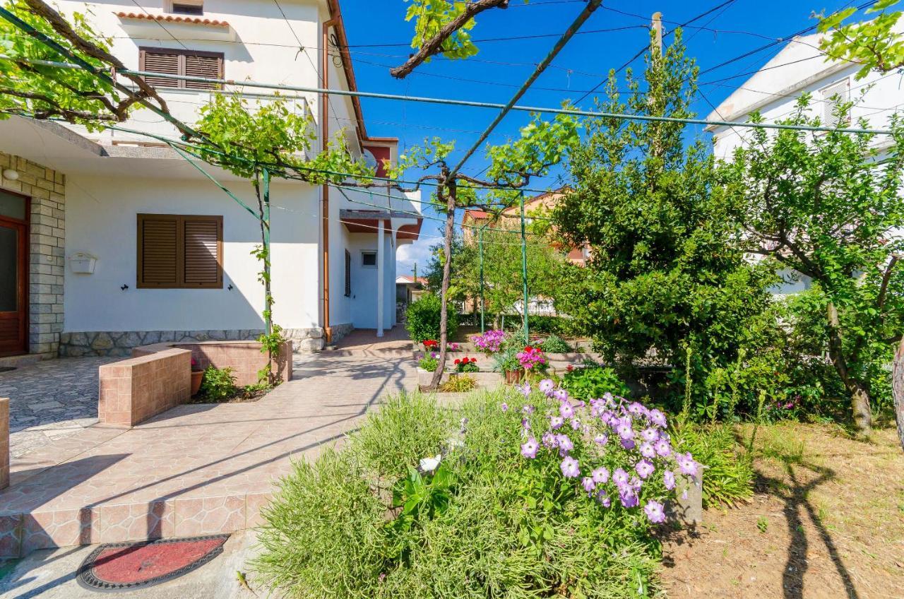Apartments Anica F Лопар Екстер'єр фото