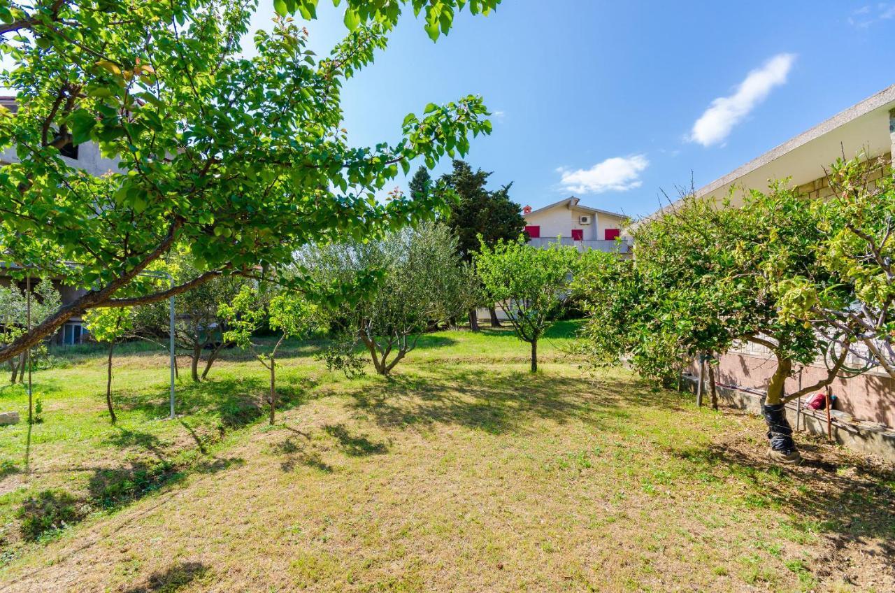 Apartments Anica F Лопар Екстер'єр фото