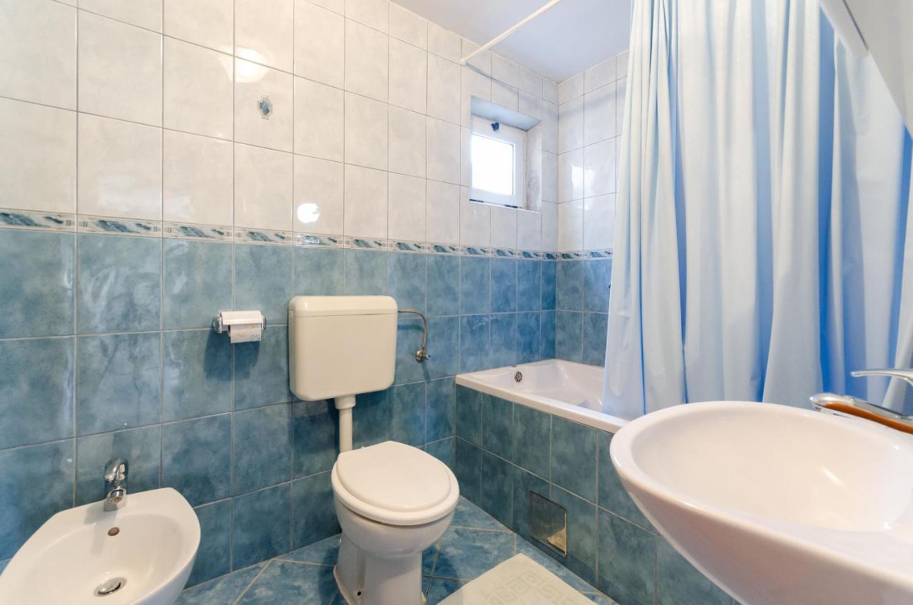 Apartments Anica F Лопар Екстер'єр фото