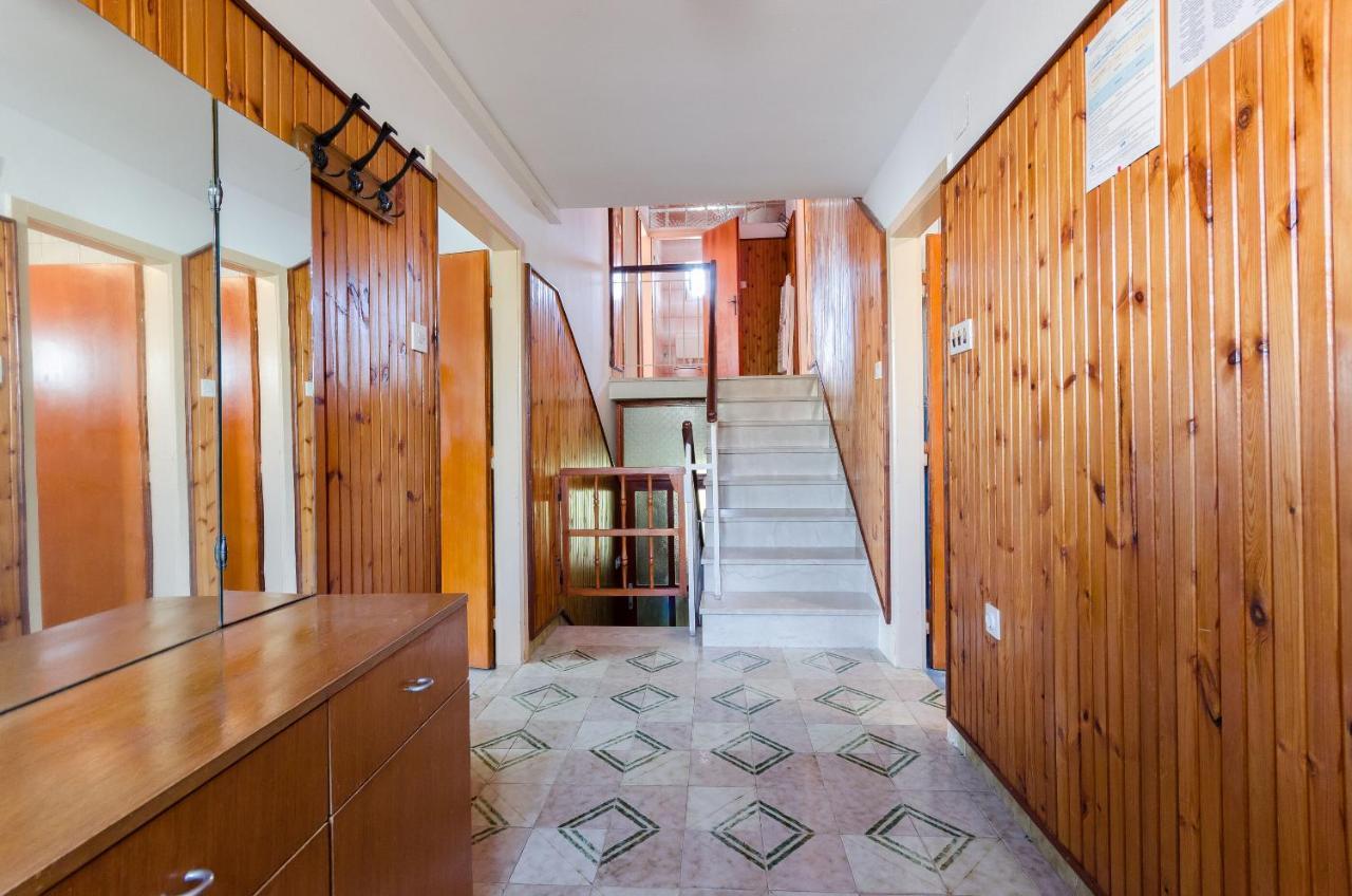 Apartments Anica F Лопар Екстер'єр фото