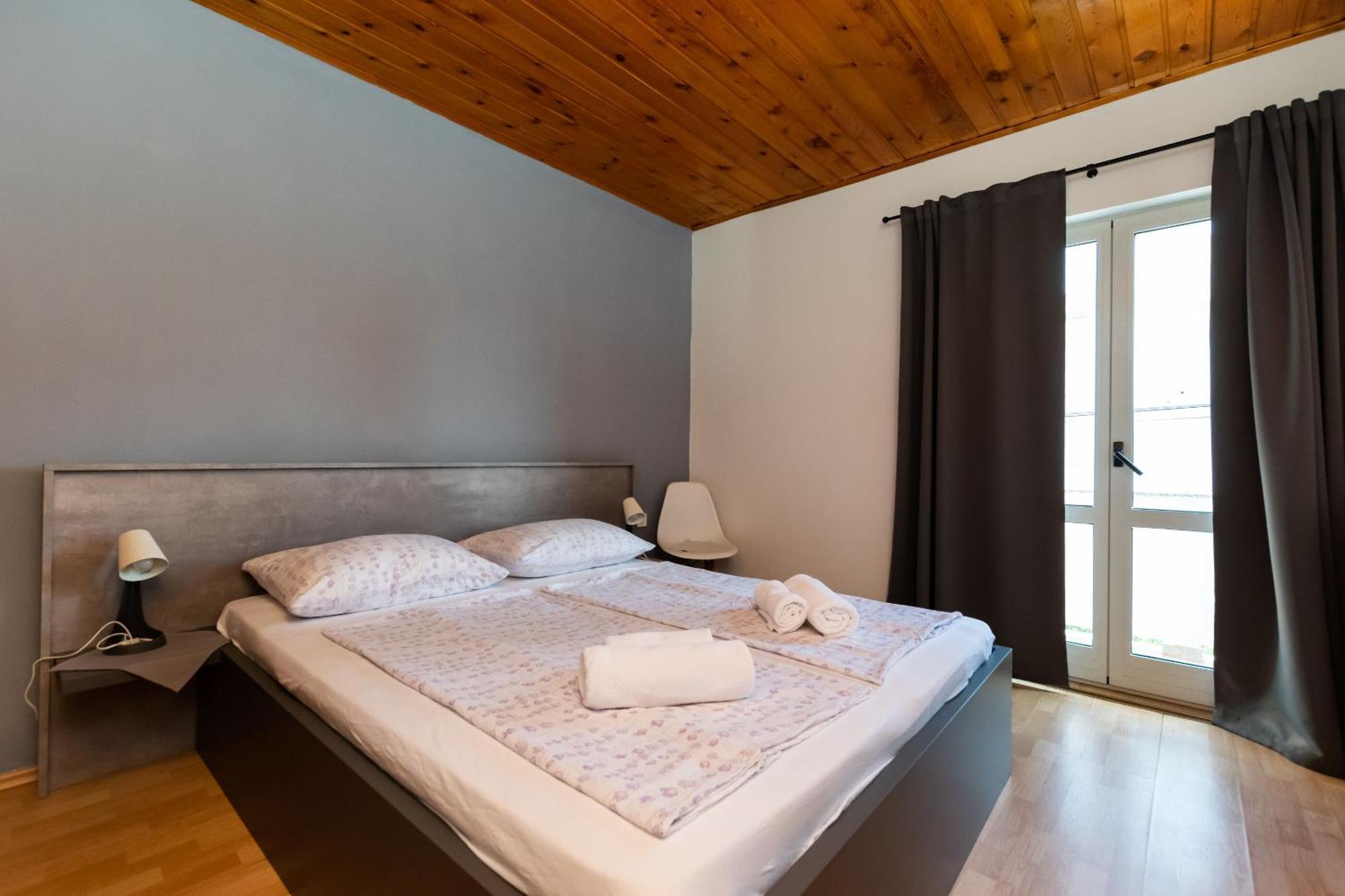 Apartments Anica F Лопар Екстер'єр фото