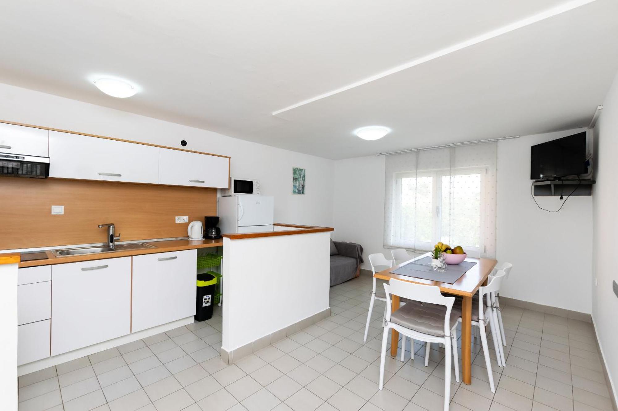 Apartments Anica F Лопар Екстер'єр фото